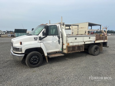2005 GMC C4500 4x2 Ciężarówka z płaską platformą
