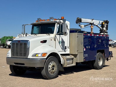 2012 Peterbilt 337 4x2 Ciężarówka serwisowa