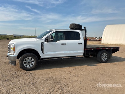 2023 Ford F-350 XLT 4x4 Crew Cab Camion à Plateau