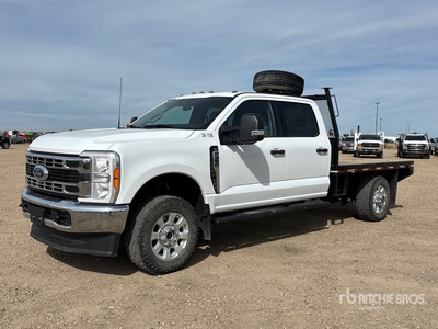 2023 Ford F-350 4x4 Crew Cab Camión Caja Abierta