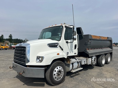 2015 Freightliner 114SD 8x4 Tipper Truck
