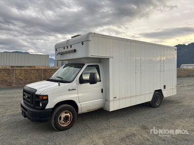 2010 Ford E-450 4x2 Van Truck