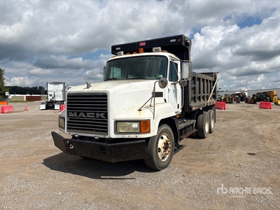 2001 Mack CH612 6x4 T/A Dump Truck