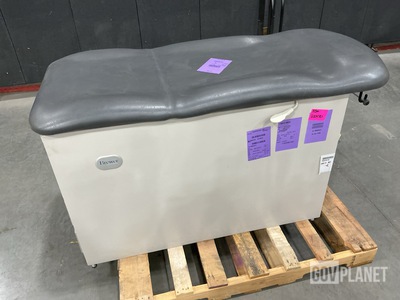 Brewer 4000/4001 Examination Table