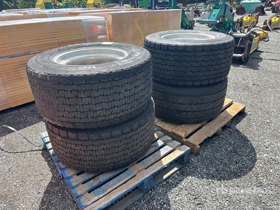 Quantity of (4) Pallets of 445/50R22.5 Neumáticos
