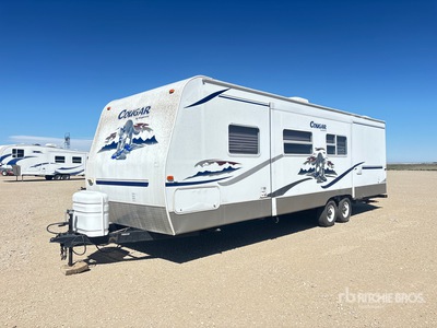 2005 Keystone 293BHS 29 ft T/A Travel Trailer