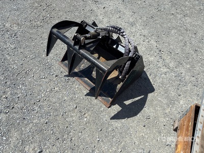 30 in Cleanup w/Hydraulic Grapple Bucket