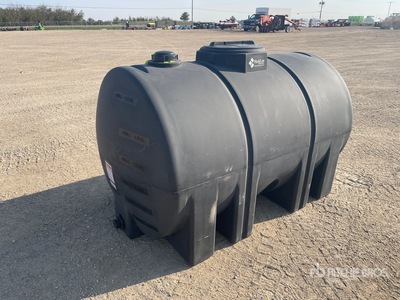 650 gal Poly Low Profile Tank (Unused)