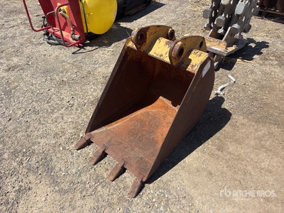 24 in Digging Excavator Bucket