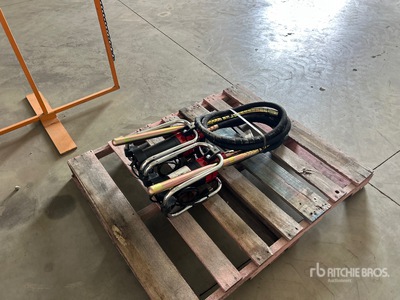 Quantity of (2) Mustang CV3500 Vibrador de hormigon (Unused)