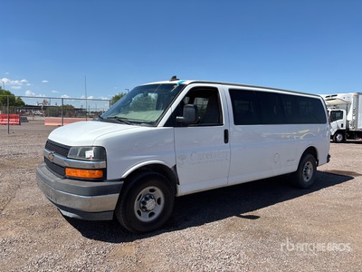2017 Chevrolet Express 3500 14 فان نقل ركاب