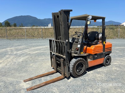 1989 Toyota 02-5FG30 4950 lb Pneumatic Tire Forklift