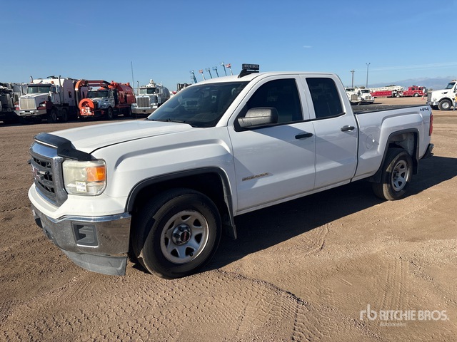 2015 GMC Sierra 1500 4x4 Extended Cab Pickup
