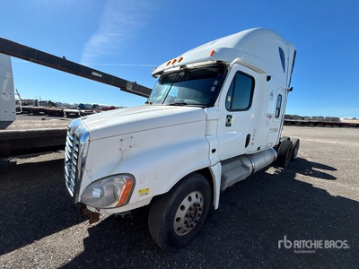 2010 Freightliner Cascadia 125 6x4 Ciągnik siodłowy T/A z kabiną sypialną (Inoperable)