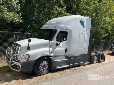 2015 Freightliner CA125 6x4 Sleeper Prime Mover
