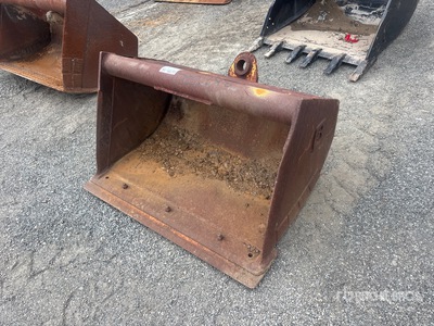 Balderson 40 in Backhoe Loader Bucket - Fits Cat 446B