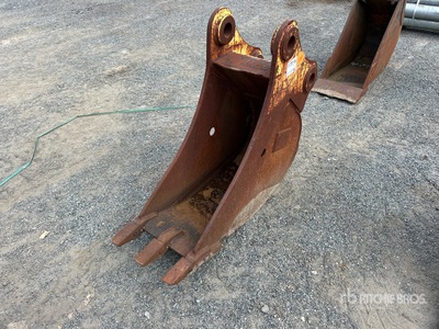 18 in Digging ローダーバックホー用バケット