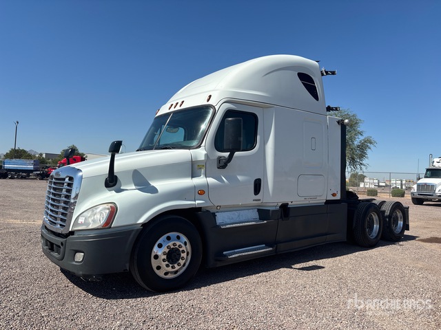 2015 Freightliner Cascadia 125 6x4 T/A Sleeper Truck Tractor