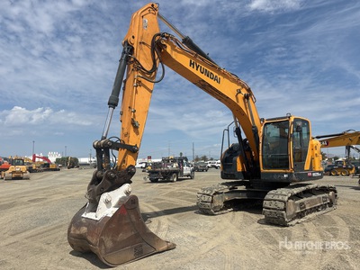 2017 Hyundai HX235LCR Excavatrice sur chenilles