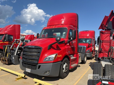 2019 Freightliner PE116DC 4x2 Ciągnik siodłowy z kabiną dzienną S/A