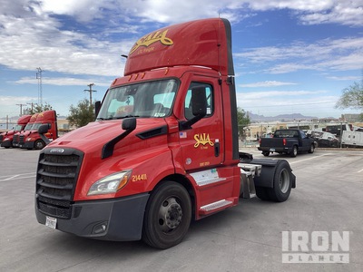 2021 Freightliner Cascadia 116 4x2 S/A Day Cab Truck Tractor