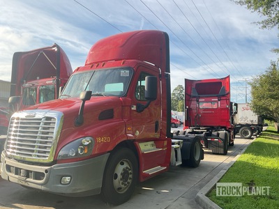 2018 Freightliner Cascadia 113 4x2 Ciągnik siodłowy z kabiną dzienną S/A (Inoperable)