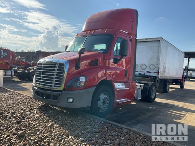 2018 Freightliner CA113 Cabeza Tractora Cabina Corta