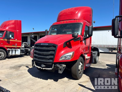 2021 Freightliner CA113 4x2 Ciągnik siodłowy z kabiną dzienną S/A (Inoperable)