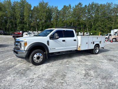 2017 Ford F-550 4x2 Crew Cab Service Truck
