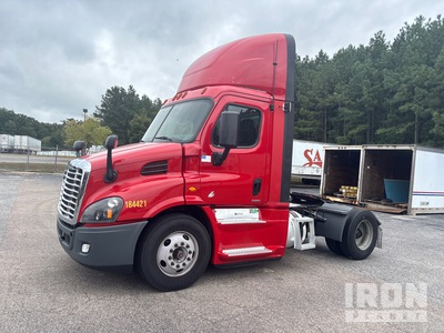 2018 Freightliner Cascadia 113 4x2 S/A Day Cab Truck Tractor