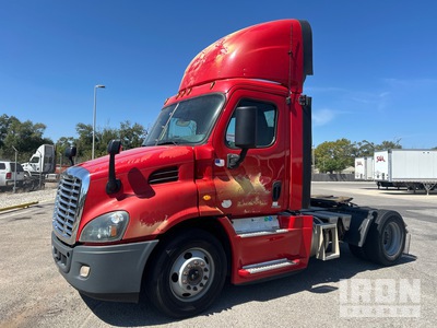 2017 Freightliner Cascadia 113 4x2 S/A Day Cab Truck Tractor