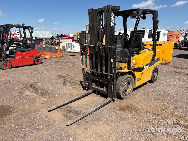 Yale 50VX 4800 lb Pneumatic Tire Forklift