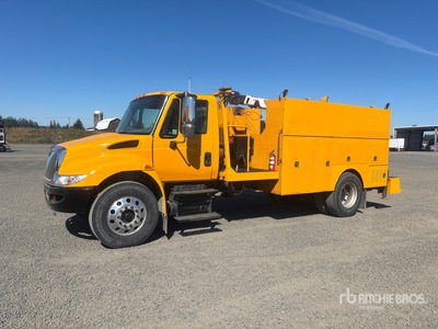 2003 International 4000 4x2 Service Truck