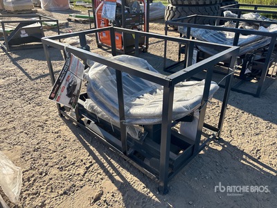 StanForge SBG70 70 in Round Bale Grappin pour chargeuse à différentiel (Unused)