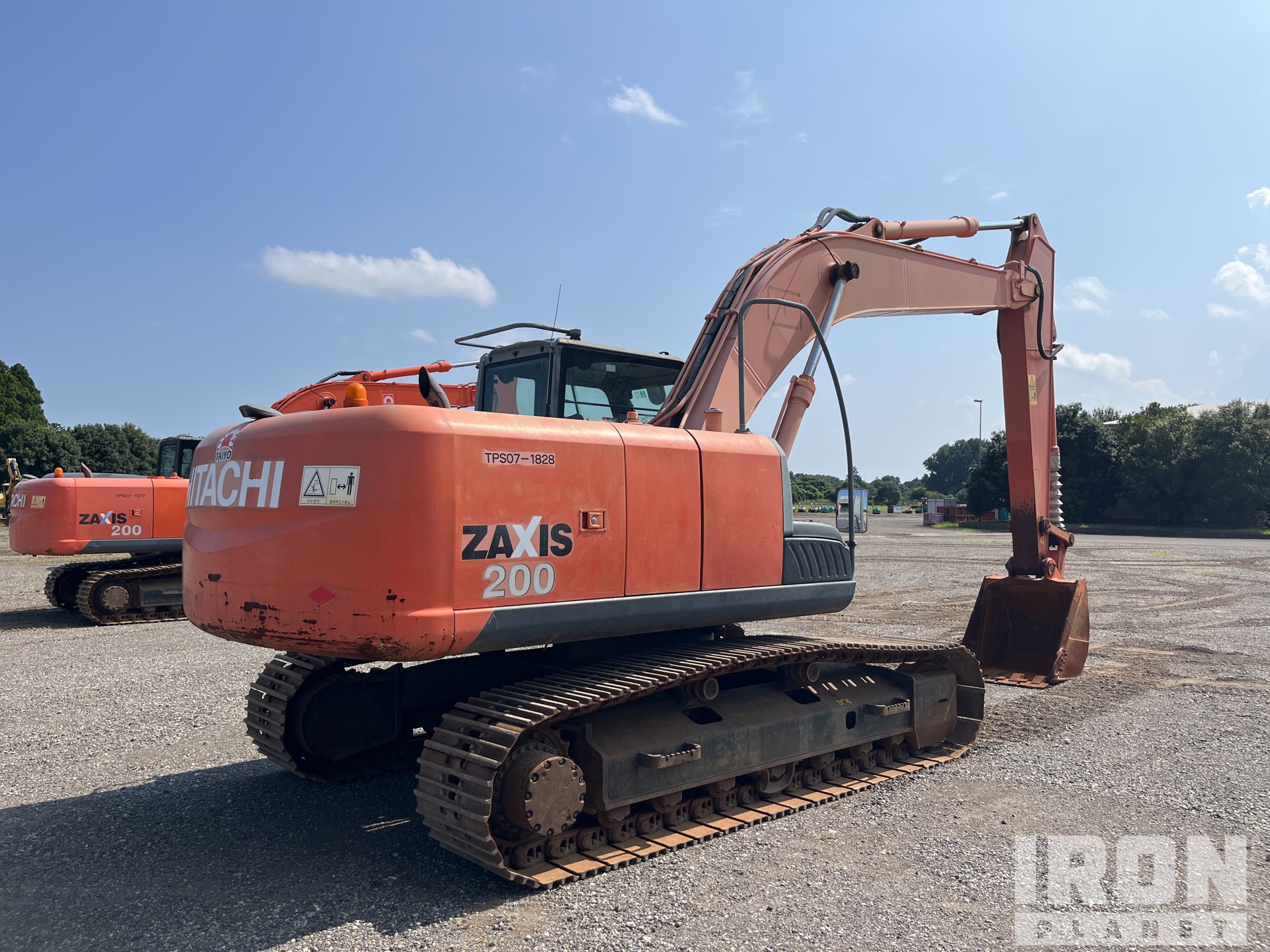 Surplus 2013 年 Hitachi ZX200-3 Tracked Excavator in Narita City