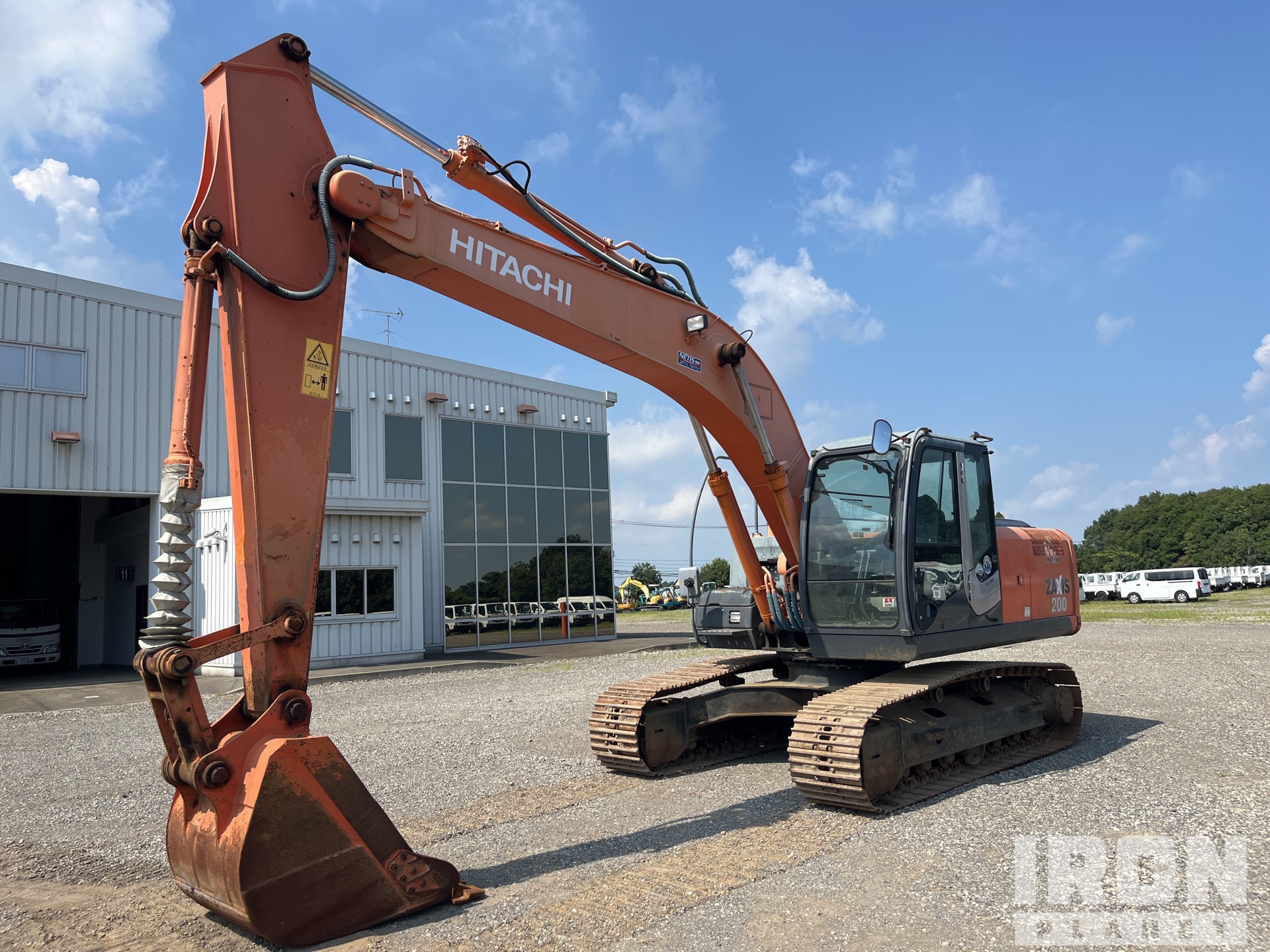 2013 年 Hitachi ZX200-3 Tracked Excavator in Narita City, Japan