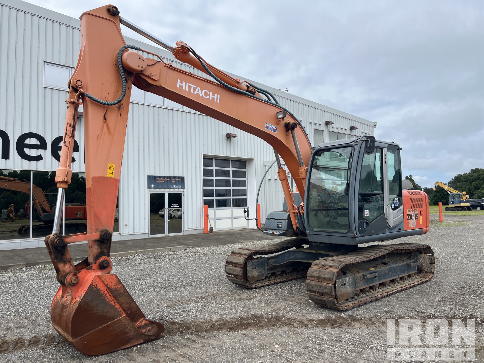 2013 年 Hitachi ZX120-3 Tracked Excavator in Narita City, Japan