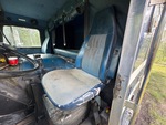 Cab with Seats/armrests