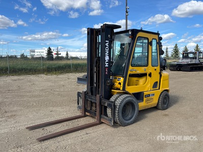 2011 Hyundai 30L-7M 5480 lb Pneumatic Tire Forklift