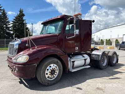 2001 Freightliner Columbia 120 6x4 T/A Day Cab Truck Tractor