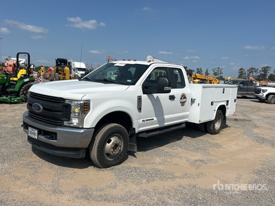 2018 Ford F-350 XL 4x4 Extended Cab Service Truck