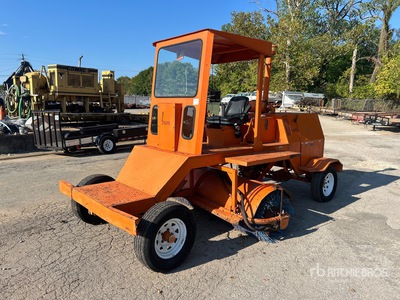 1994 Broce RJ300 Self-Propelled Broom