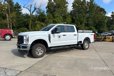 2025 Ford F-250 XL 4x4 Crew Cab Pickup