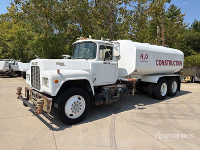 1989 Mack R690ST 6x4 Water Truck