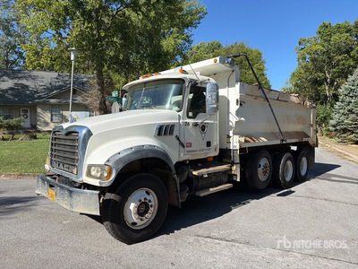 2007 Mack CTP713 8x4 Camion à benne basculante Tri/E