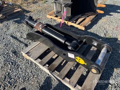 58 in Hydraulic Excavator Thumb (Unused)