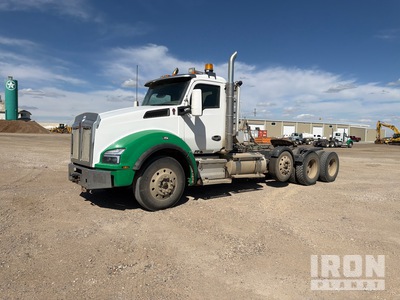 2015 Kenworth T880 8x4 Tri/A Day Cab Truck Tractor