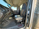 Cab with Seats/armrests