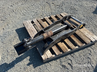 Dynamic Entities 8T-50 34 in Hydraulic Excavator Thumb (Unused)