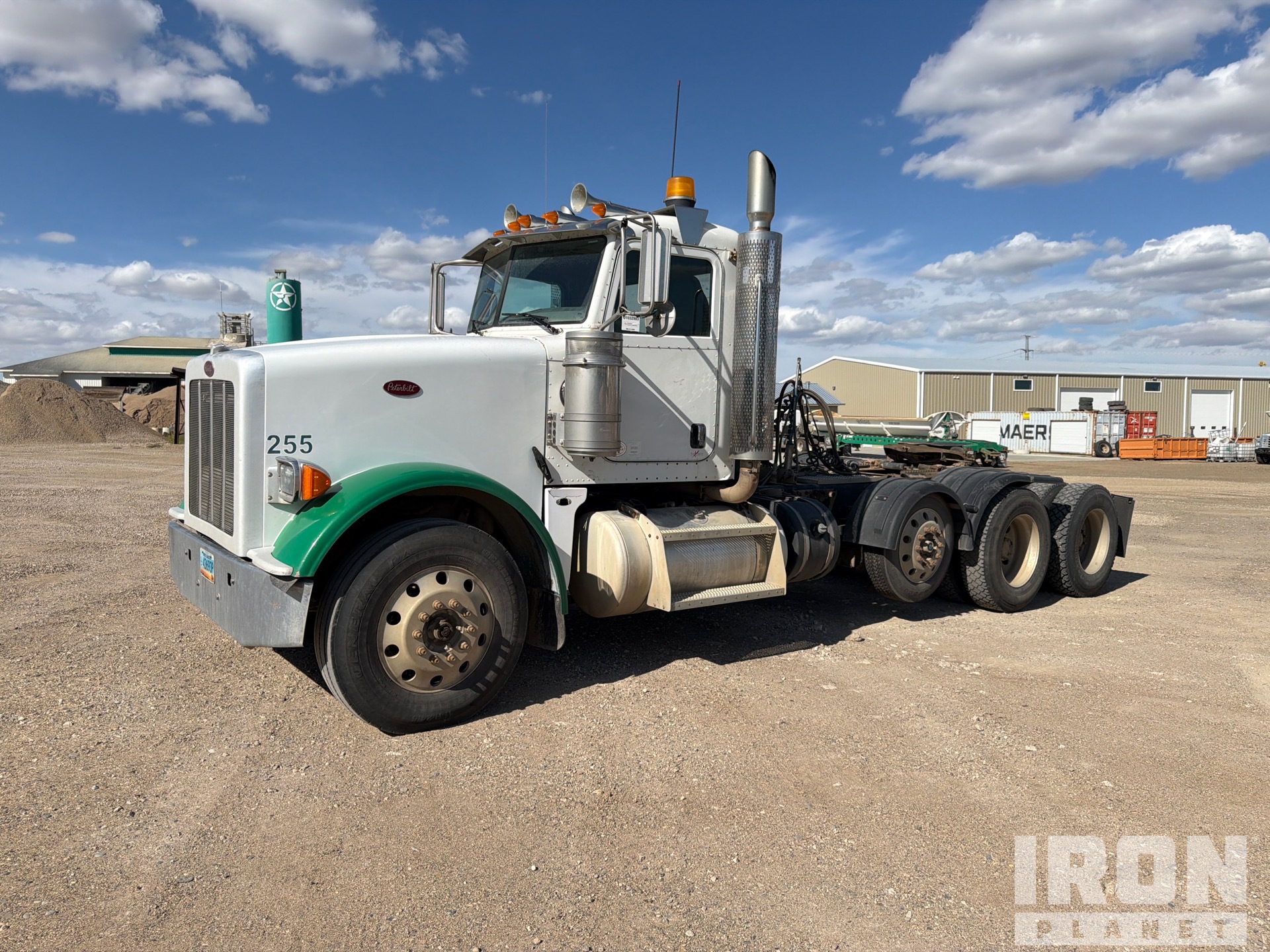 2013 Peterbilt 367 8x4 Heavy Haul Tri/A Day Cab Truck Tractor